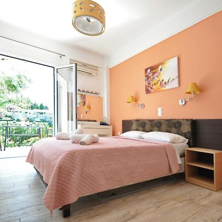 Dolphin Apartments Палеокастрица Экстерьер фото