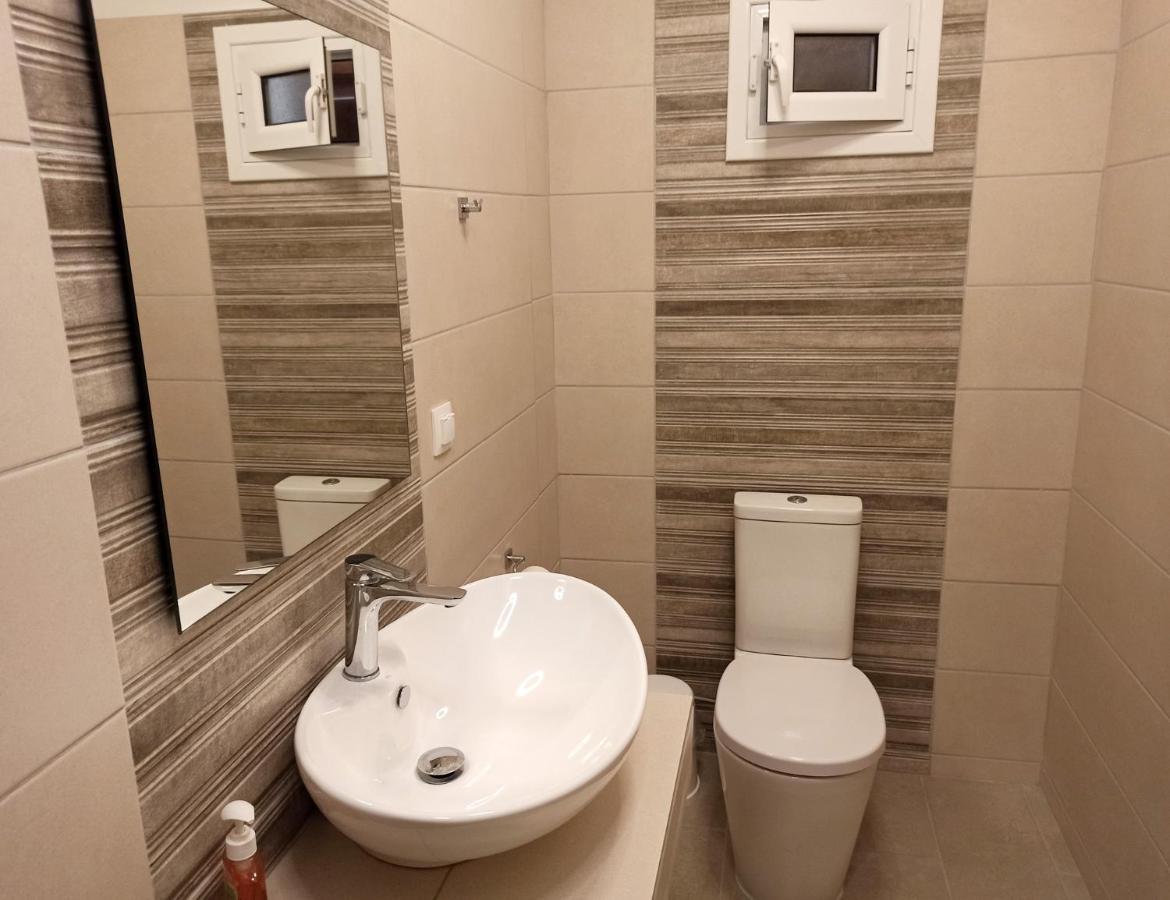 Dolphin Apartments Палеокастрица Экстерьер фото