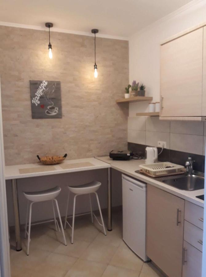 Dolphin Apartments Палеокастрица Экстерьер фото