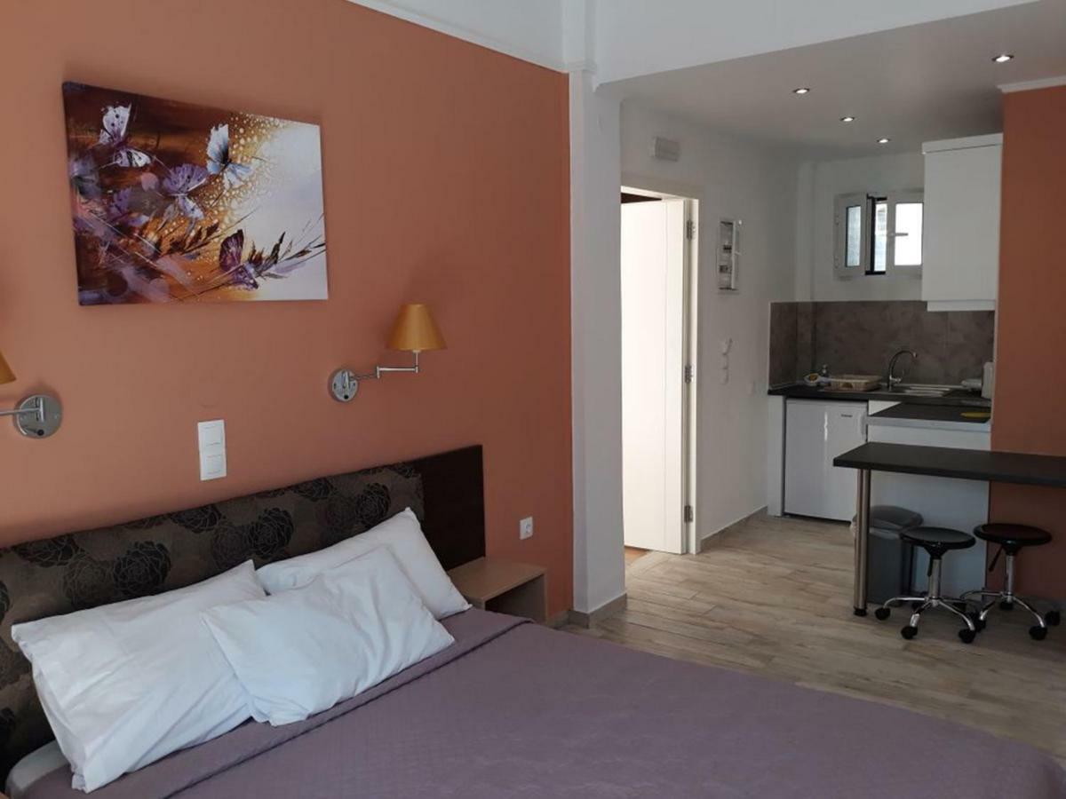 Dolphin Apartments Палеокастрица Экстерьер фото