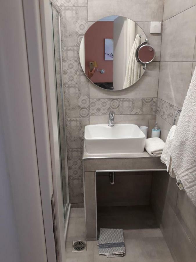Dolphin Apartments Палеокастрица Экстерьер фото