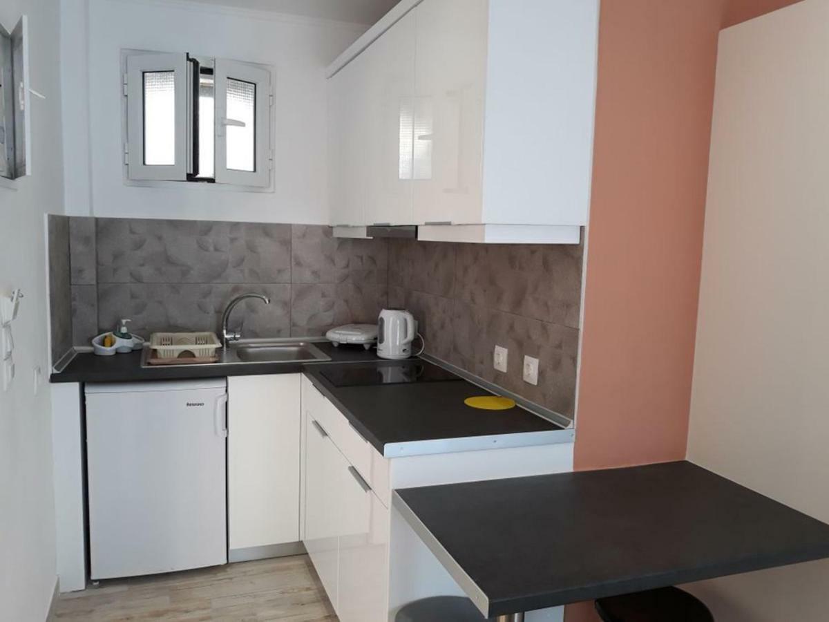 Dolphin Apartments Палеокастрица Экстерьер фото
